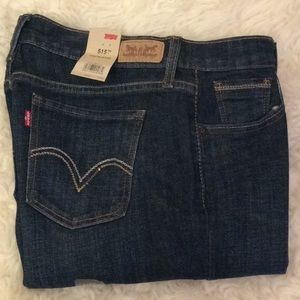•  Levi’s 515 Irregular Bootcut Jeans  •